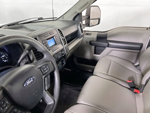 Used 2022 Ford F250 XL w/ Power Equipment Group image 21