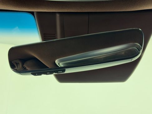 Used 2024 Genesis G90 3.5T image 38