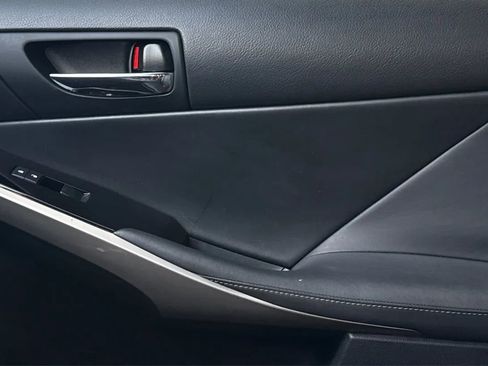 Used 2015 Lexus IS 250 RWD image 36