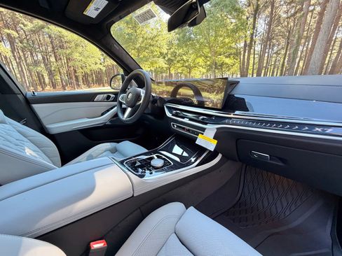 New 2027 BMW X7 xDrive40i w/ M Sport Package AWD/4WD image 22