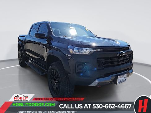 Used 2024 Chevrolet Colorado Trail Boss w/ Technology Package AWD/4WD image 1