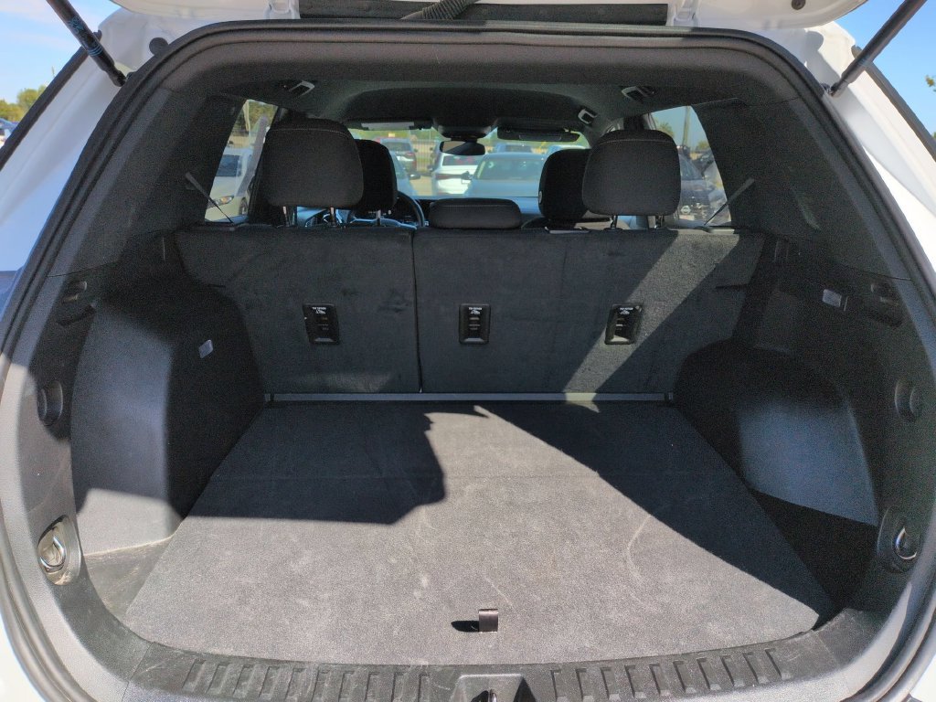 Used 2026 Chevrolet Equinox LT AWD/4WD image 25