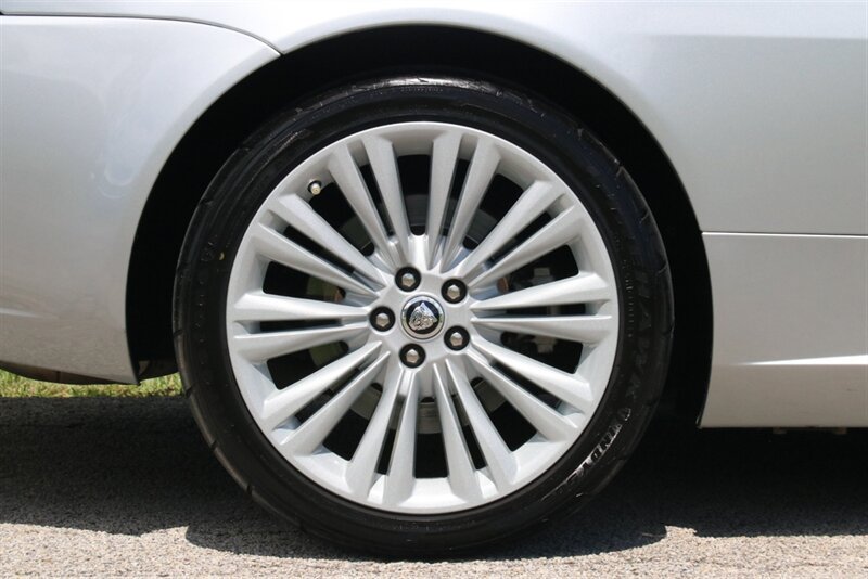 Used 2010 Jaguar XK Convertible RWD image 39