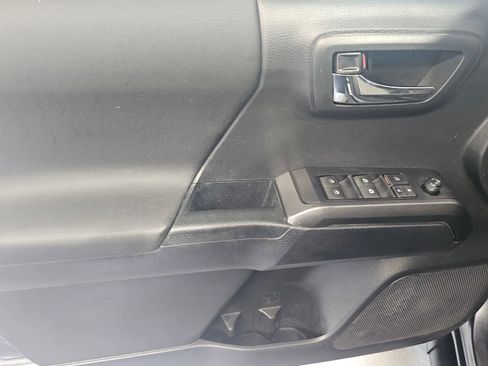 Used 2023 Toyota Tacoma TRD Off-Road w/ Technology Package image 14