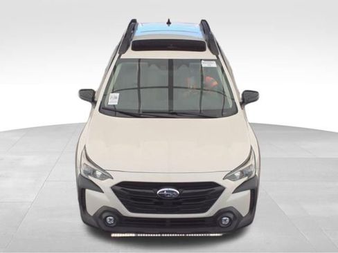 Used 2025 Subaru Outback Onyx Edition image 2