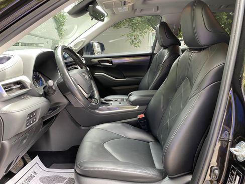 Used 2022 Toyota Highlander Platinum FWD image 16