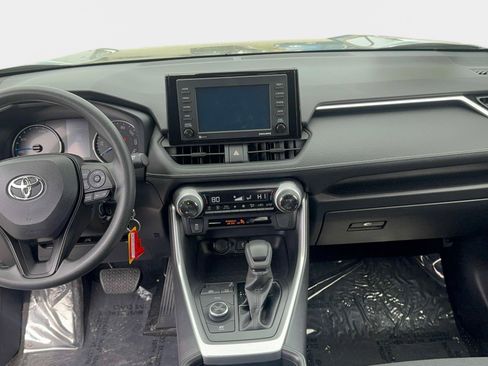 Certified 2022 Toyota RAV4 LE w/ Carpet Mat Package (TMS) image 11