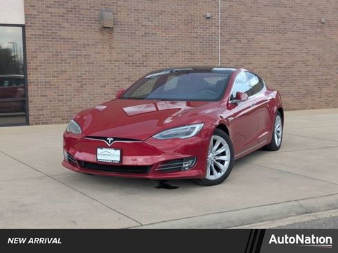 Used 2020 Tesla Model S Long Range Plus image 1