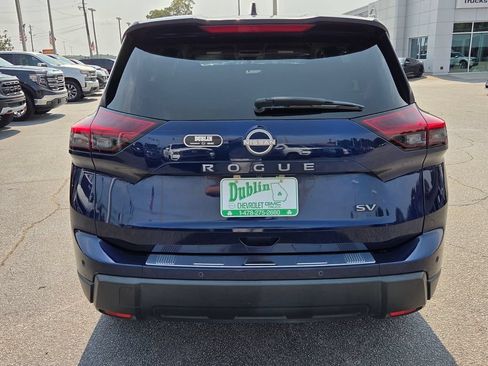 Used 2024 Nissan Rogue SV FWD image 7