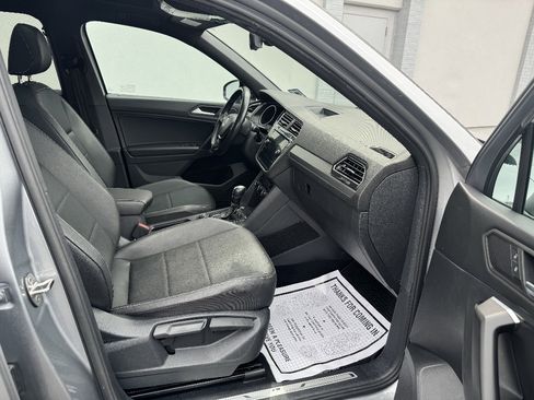 Used 2021 Volkswagen Tiguan SE R-Line image 12
