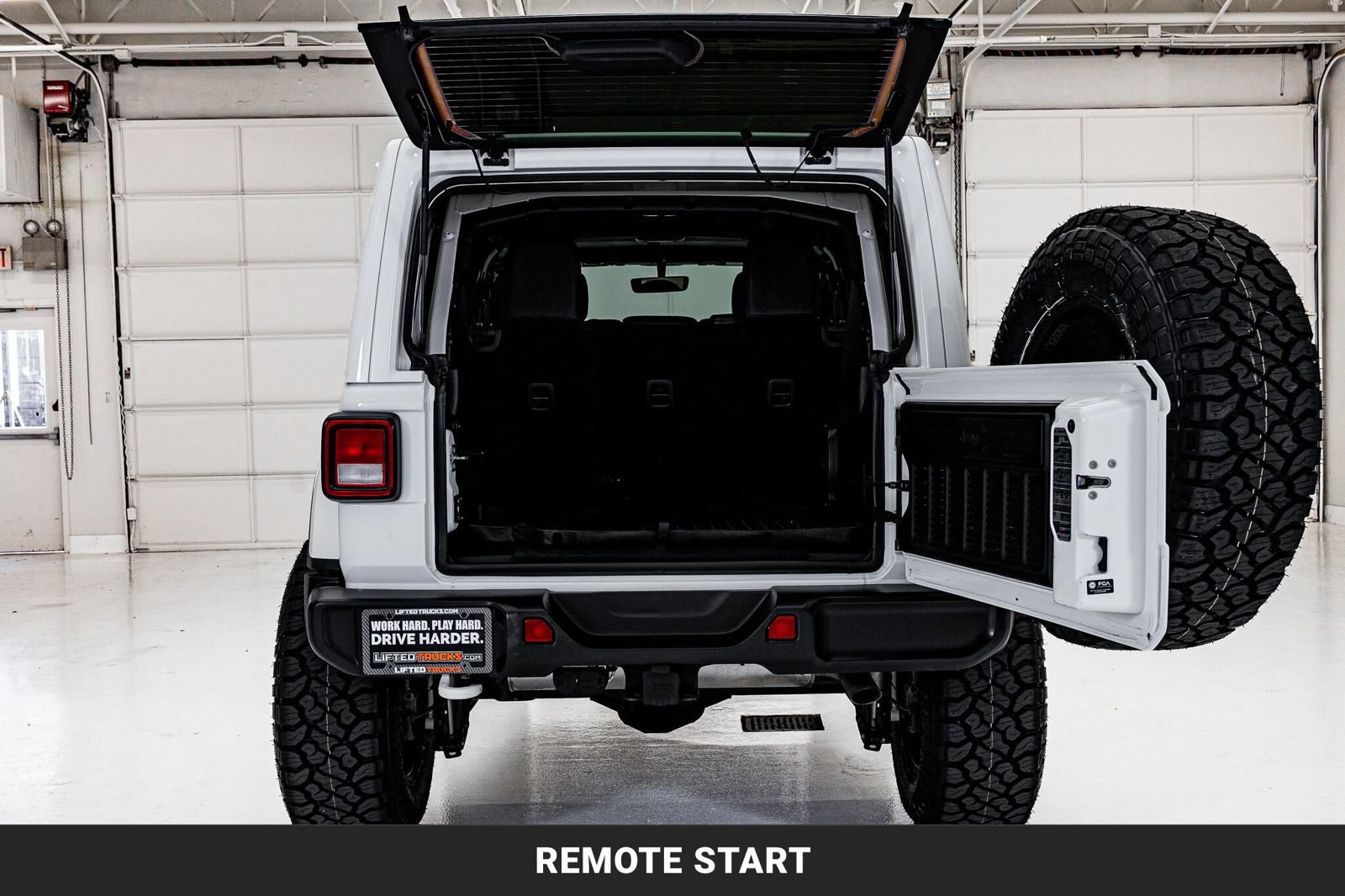 Used 2022 Jeep Wrangler Unlimited Sahara w/ Cold Weather Group AWD/4WD image 8