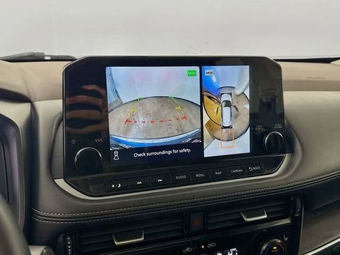 Used 2022 Nissan Rogue Platinum w/ Head-Up Display Package image 14