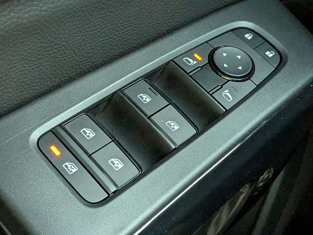 Used 2024 Nissan Pathfinder SV FWD image 36