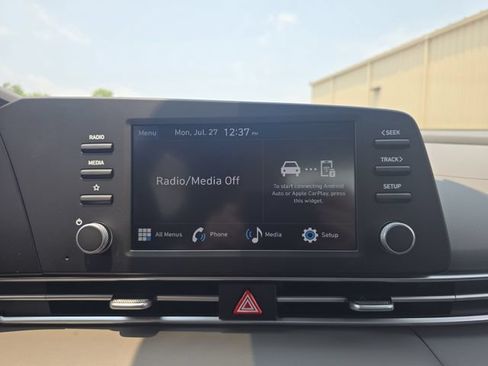 New 2026 Hyundai Elantra SE FWD image 21
