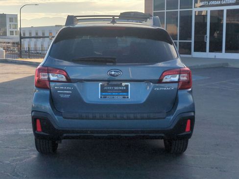 Used 2018 Subaru Outback 2.5i Limited w/ 50th Anniversary Edition image 4