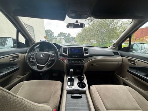 Used 2018 Honda Pilot EX image 19