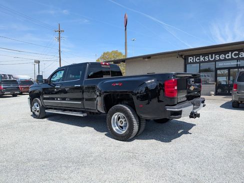 Used 2019 Chevrolet Silverado 3500 LTZ w/ LTZ Plus Package image 9