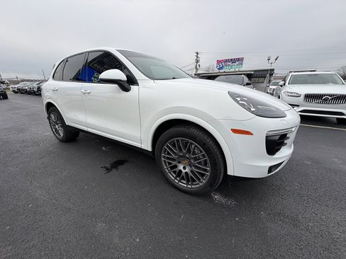 Used 2018 Porsche Cayenne Platinum Edition image 1
