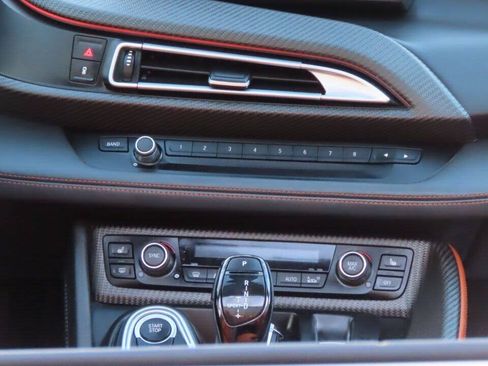 Used 2019 BMW i8 Roadster AWD/4WD image 43