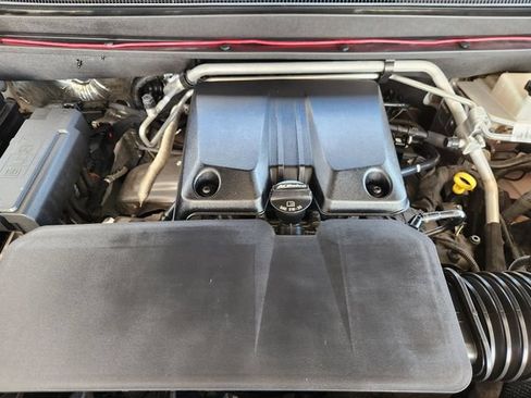Used 2024 GMC Canyon AT4 w/ Technology Package AWD/4WD image 33