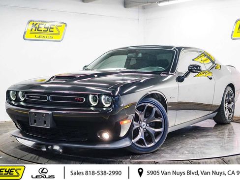 Used 2019 Dodge Challenger R/T image 1