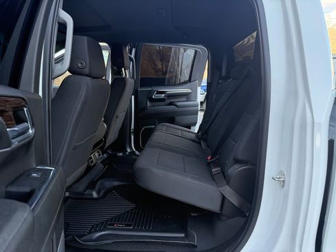 Used 2023 GMC Sierra 1500 SLE image 23