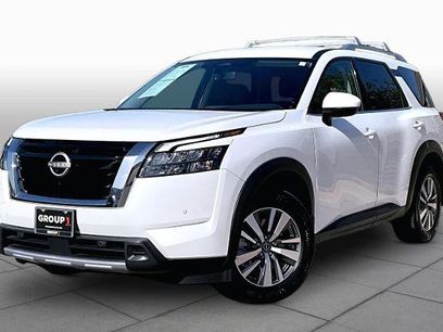 Certified 2025 Nissan Pathfinder SL