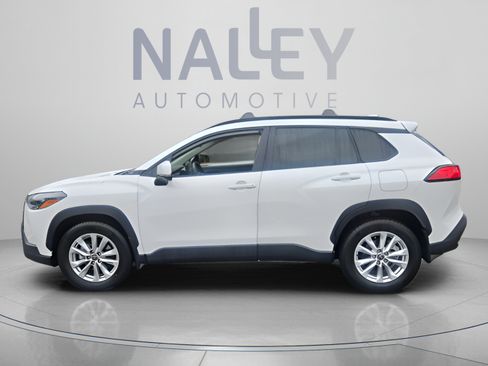 Certified 2022 Toyota Corolla Cross LE AWD/4WD image 2