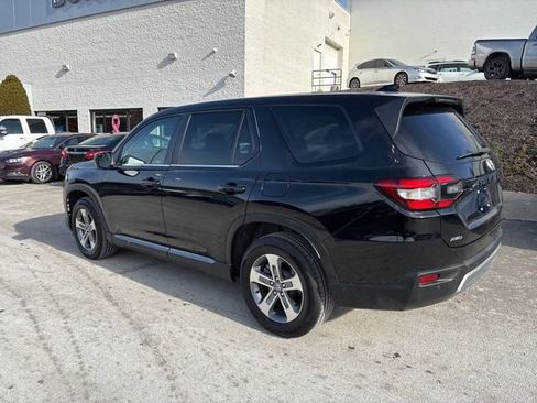 Used 2023 Honda Pilot EX-L image 3