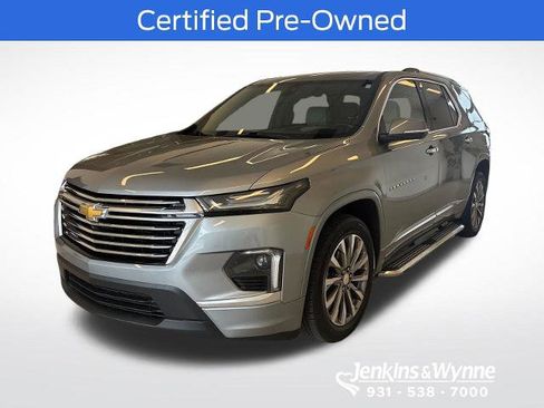 Used 2023 Chevrolet Traverse Premier FWD image 1