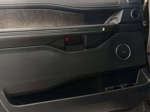 Used 2018 Ford Expedition Limited w/ Equipment Group 301A image 26