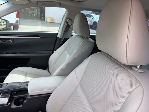 Used 2016 Lexus ES 350 w/ Accessory Package FWD image 8