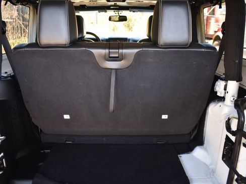 Used 2014 Jeep Wrangler Rubicon image 12