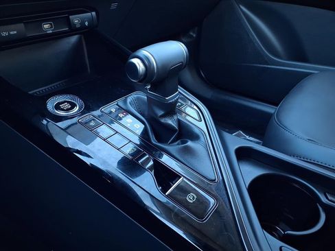 Certified 2025 Kia Niro EX image 19