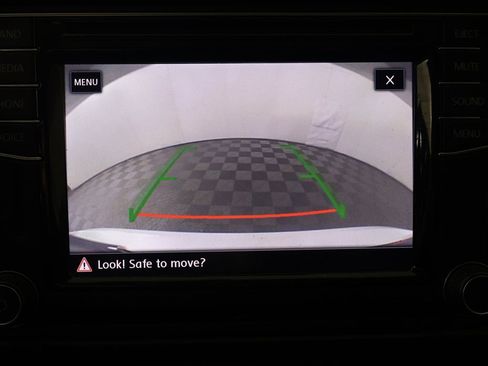 Used 2017 Volkswagen Jetta SE image 41