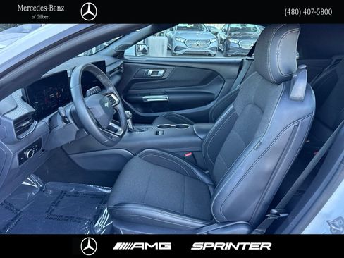 Used 2025 Ford Mustang Convertible RWD image 8