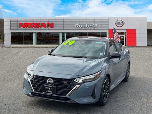 Used 2024 Nissan Sentra SR image 2