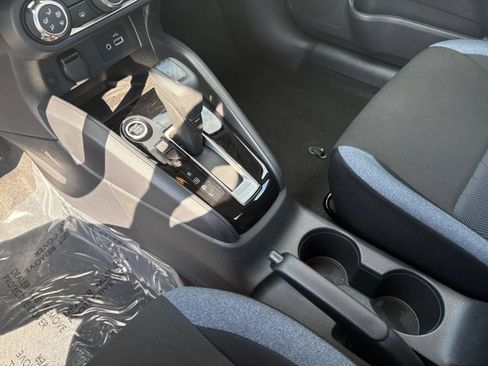Used 2025 Nissan Versa SV FWD image 39