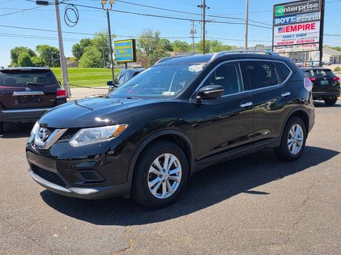 Used 2015 Nissan Rogue SV w/ SV Premium Package AWD/4WD image 2