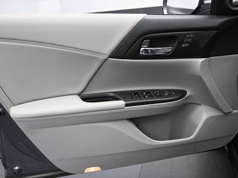 Used 2013 Honda Accord EX-L image 18