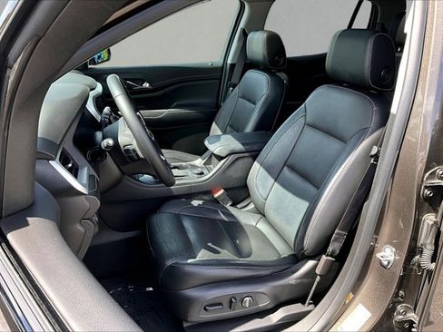 Used 2019 GMC Acadia SLT w/ Black Edition image 24