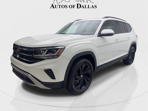 Used 2023 Volkswagen Atlas SE w/ Panoramic Sunroof Package image 2