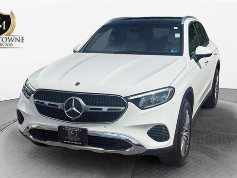 Used 2025 Mercedes-Benz GLC 300 4MATIC image 1