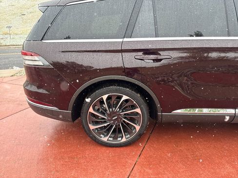 Certified 2024 Lincoln Aviator Reserve w/ Equipment Group 201A AWD/4WD image 36