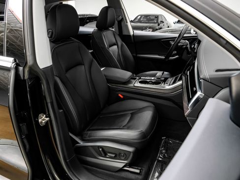 Used 2023 Audi Q8 Premium Plus w/ Premium Plus Package image 37