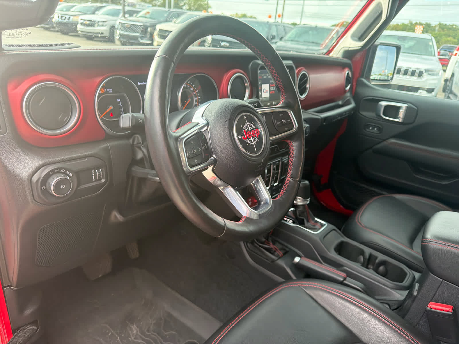 Used 2023 Jeep Wrangler Unlimited Rubicon w/ LED Lighting Group AWD/4WD image 13