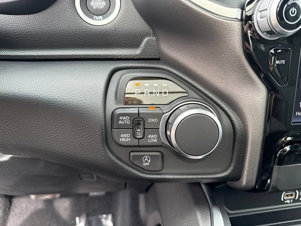 New 2026 RAM 1500 Big Horn AWD/4WD image 14