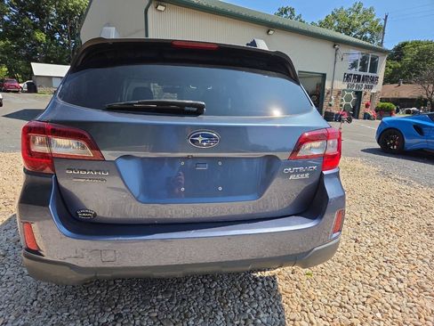 Used 2015 Subaru Outback 2.5i Premium AWD/4WD image 5