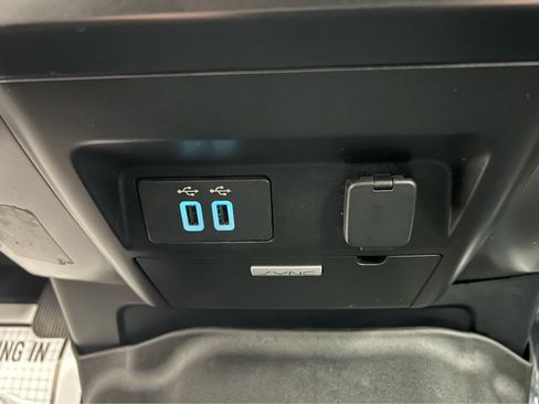 Used 2016 Ford F150 XLT w/ Equipment Group 302A Luxury image 24