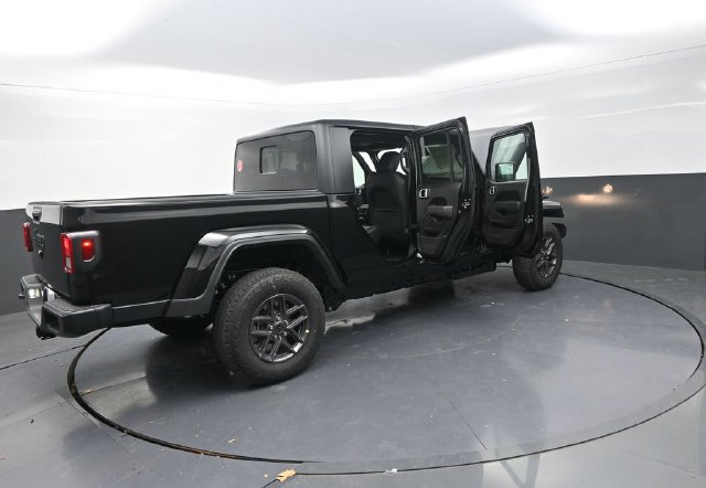 New 2026 Jeep Gladiator Sport AWD/4WD image 33